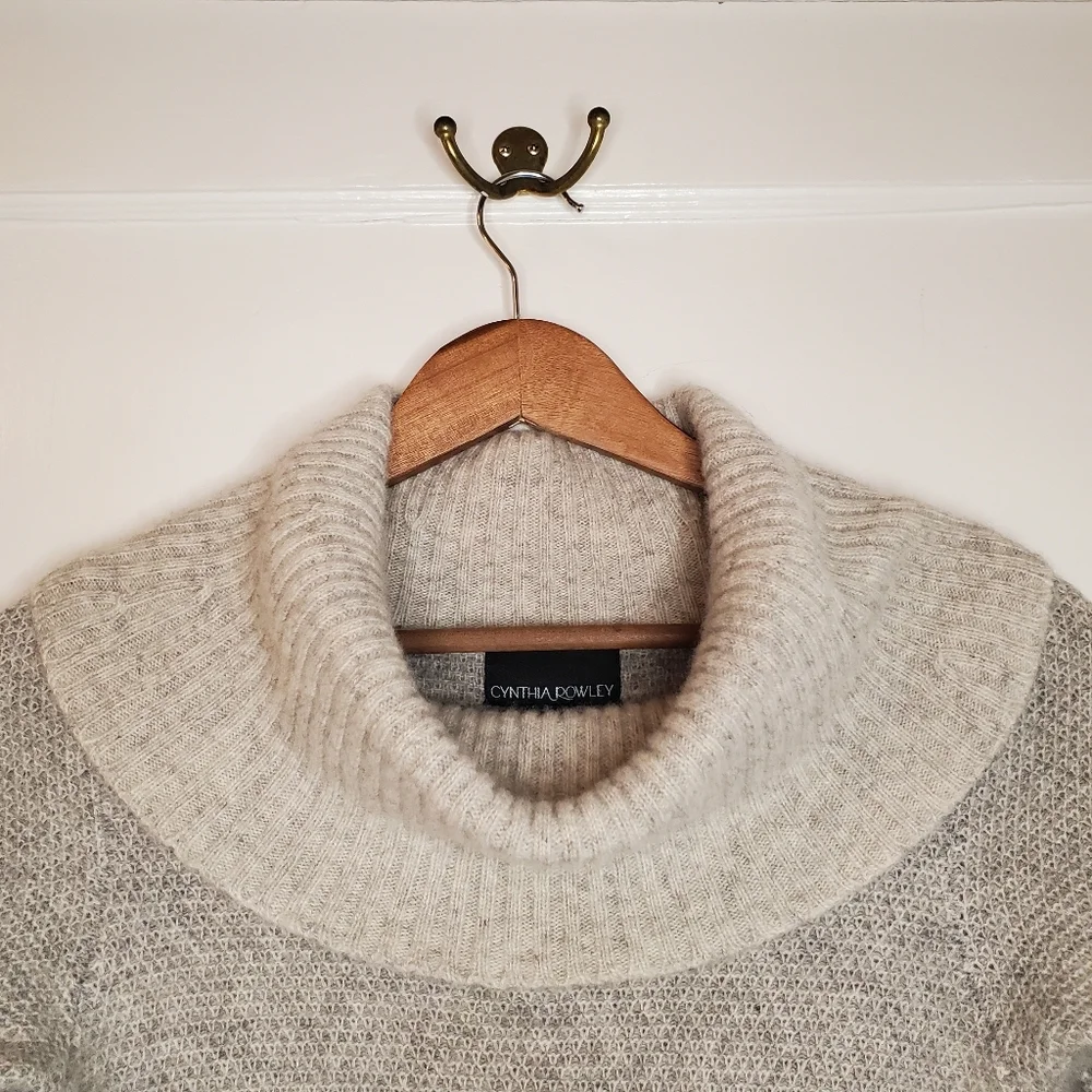 Cynthia Rowley Lamb’s Wool Sweater Dress – Size XS – Pale Grey - Picture 2 of 6